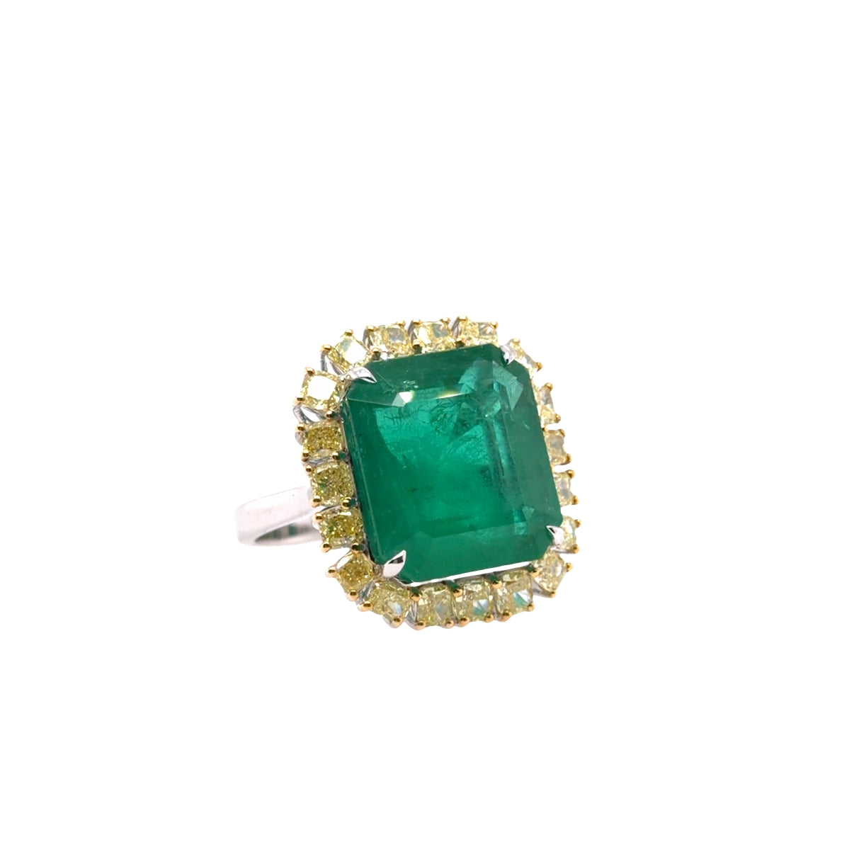 18KT WHITE GOLD DIAMOND ZAMBIAN EMERALD RING