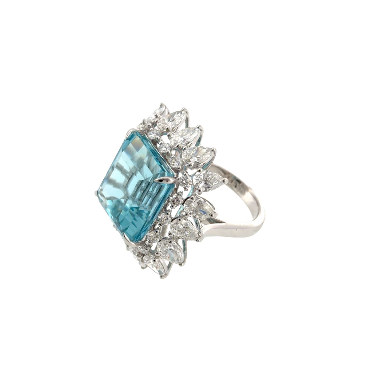 18KT WHITE GOLD DIAMOND AQUAMARINE RING