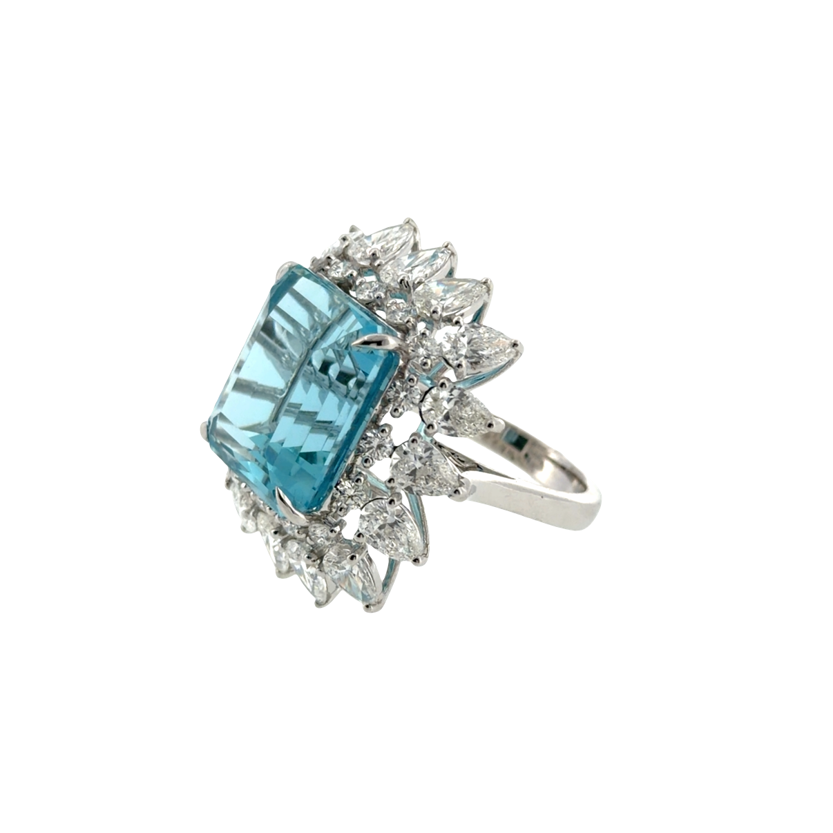 18KT WHITE GOLD DIAMOND AQUAMARINE RING