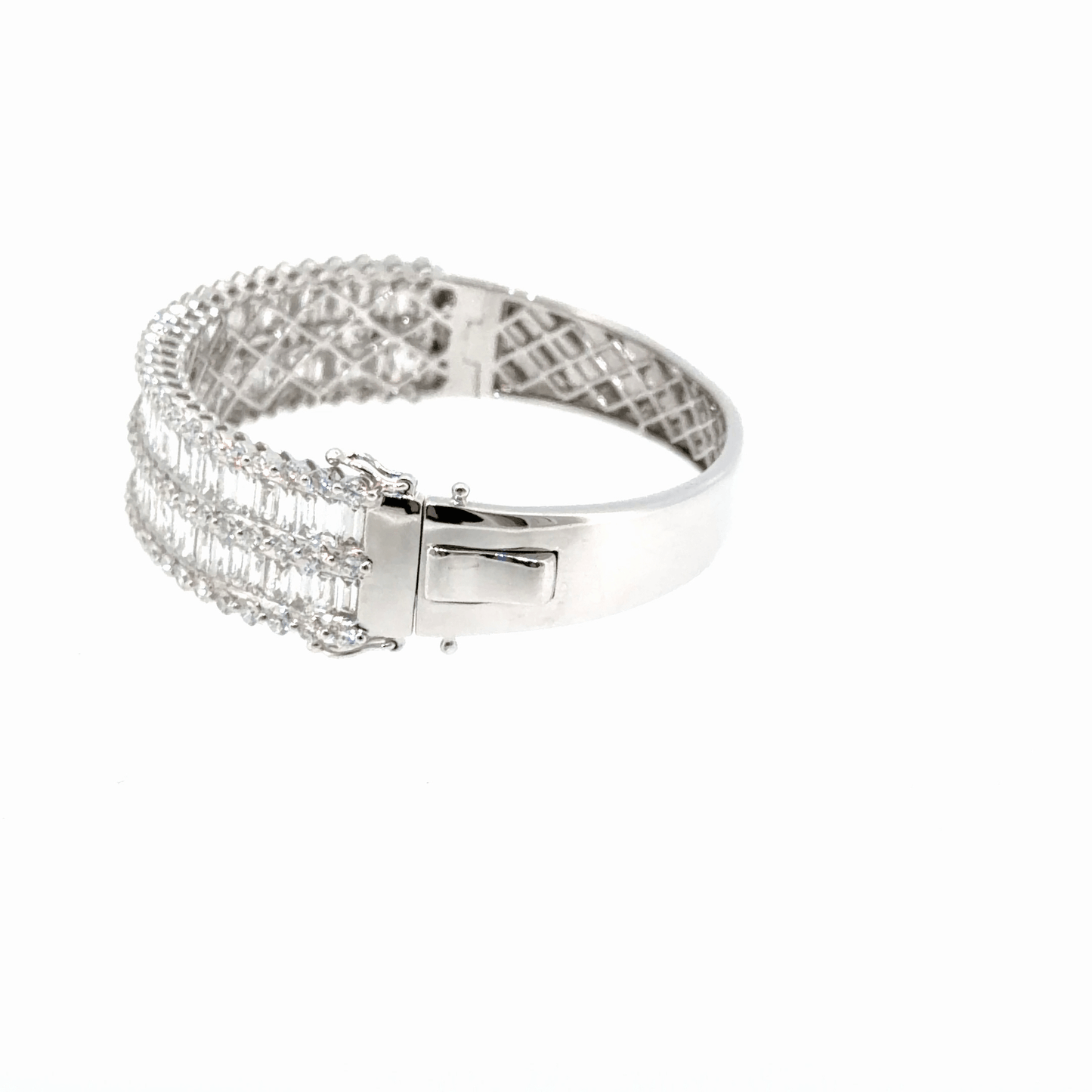 18KT WHITE GOLD DIAMOND BRACELET