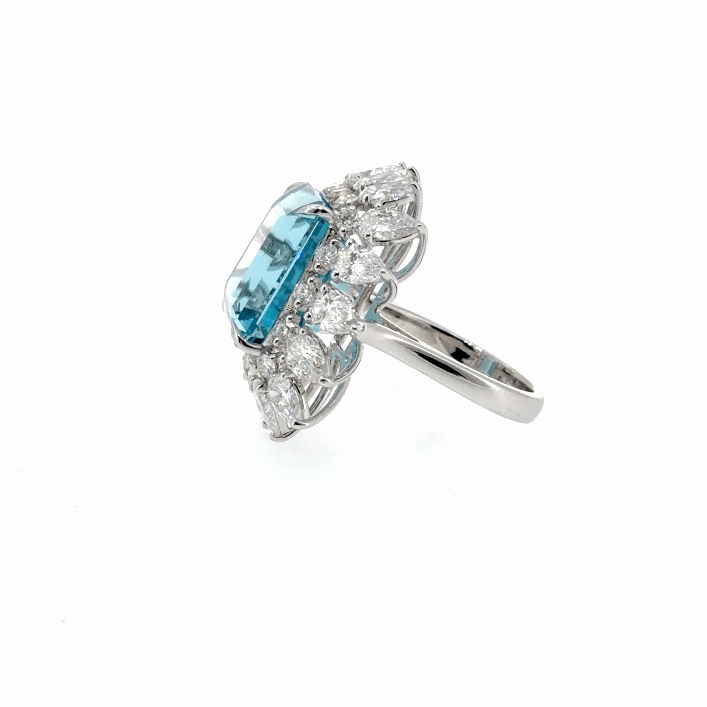 18KT WHITE GOLD DIAMOND AQUAMARINE RING